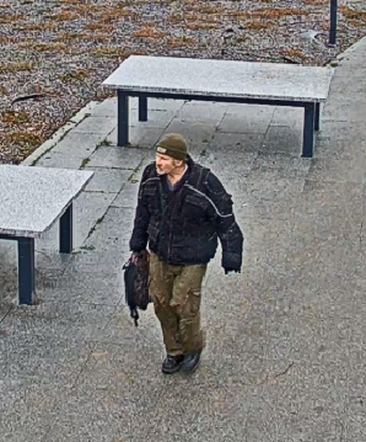Damski bokser zaatakował kobietę w centrum Torunia. Policja prosi o pomoc