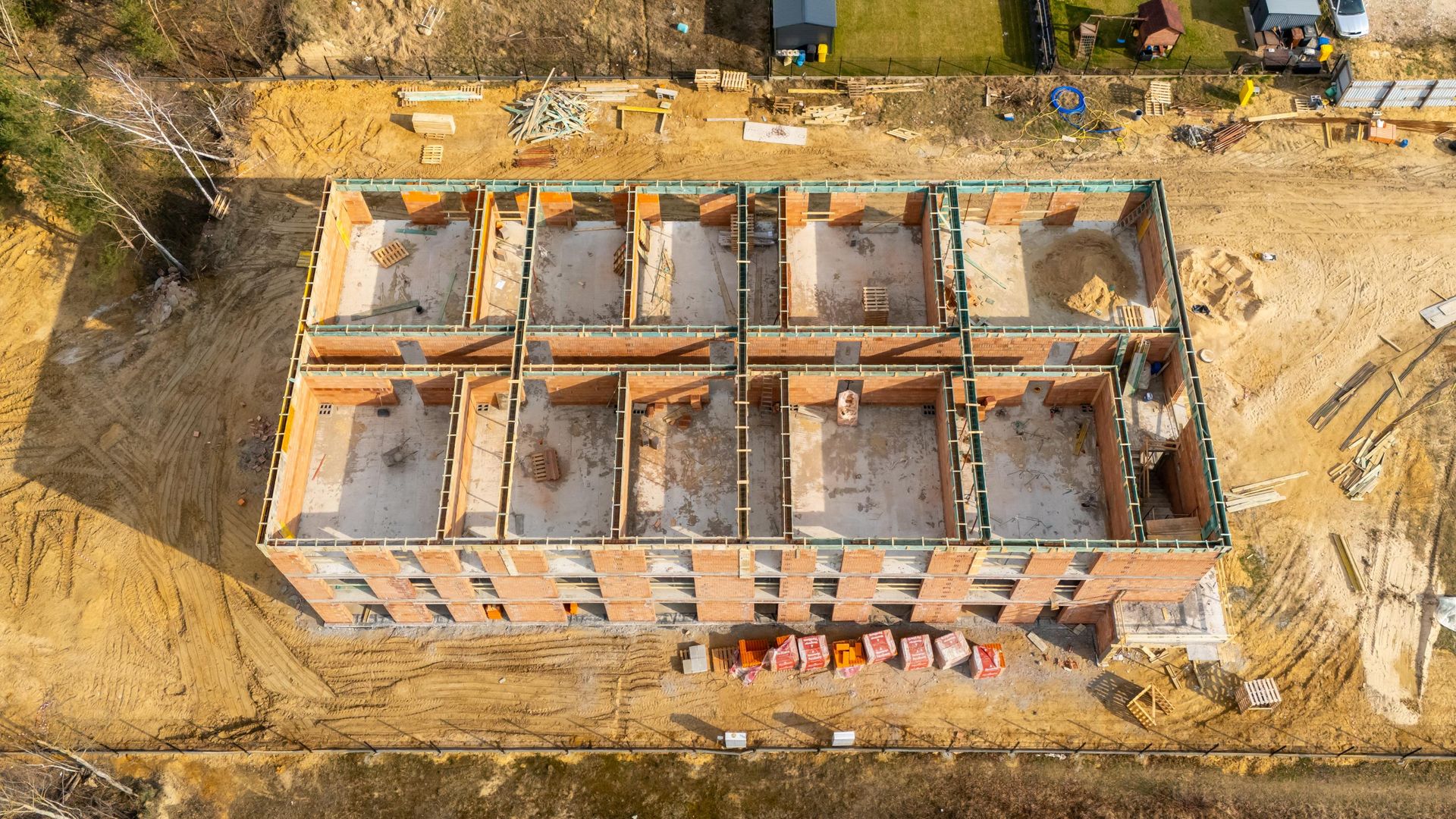 Kontrowersyjna budowa domu jednorodzinnego w Wieliszewie