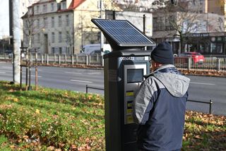 Rekordowe wpływy z mandatów za parkowanie w Warszawie. Grube miliony zasiliły kasę miasta