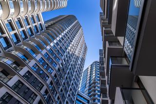 W warszawskim Hongkongu pachnie chlebem i śmieciami. Bliska Wola Tower