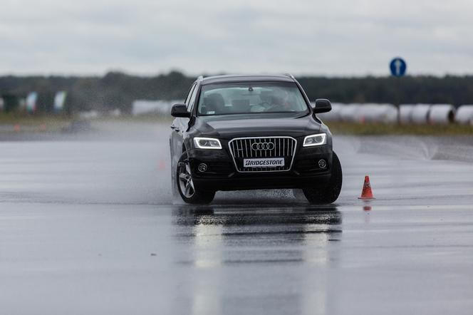 jazda po mokrej nawierzchni Audi Q5