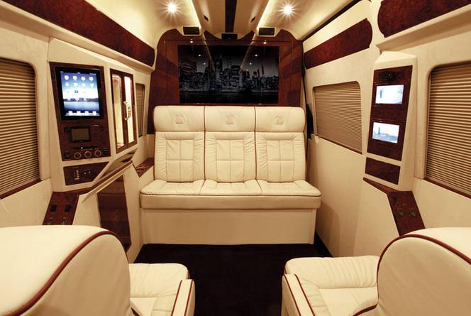 Mercedes Sprinter zmieniony w luksusowy salon
