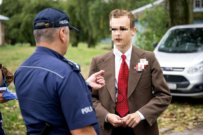 Chaos na Osiedlu Przyjaźń. Policja zatrzymała mieszkańca domku. „Wyciągnęli go siłą”