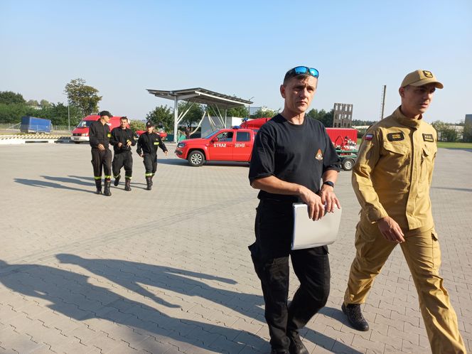 Strażacy z Wielkopolski jadą do zagrożonego powodzią Głogowa nad Odrą