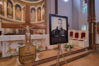 Pogrzeb podinsp. Rafała Fortuńskiego. Policjant to ofiara szaleńca ze Słupska