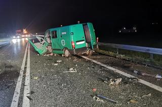 Rzezawa. Zjechała na przeciwny pas ruchu i doprowadziła do czołowego zderzenia. 39-latka nie miała prawa jazdy