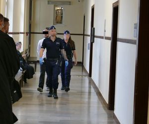 Chciał żywcem spalić żonę. Sekundy dzieliły ją od śmierci. Spędzi w więzieniu długie lata