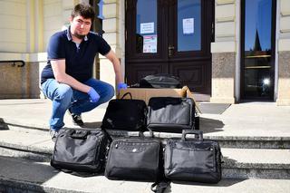 Nauka w czasie epidemii koronawirusa. Atos przekazuje komputery dla bydgoskich szkół