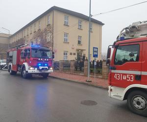 Pożar w liceum w Końskich! Z budynku ewakuowano sto osób. Co się stało?