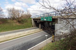 Wiadukt nad DK86 zostanie zburzony. A potem powstanie od nowa. Kosztowna operacja w Śląskiem