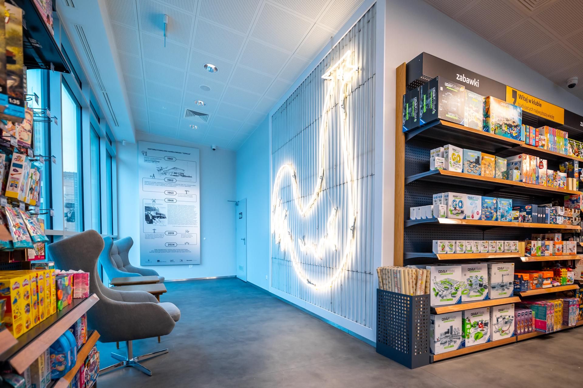 Wnętrza odnowionej "Cepelii" w Warszawie