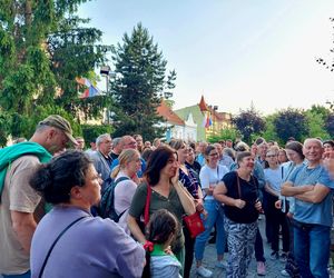 Magiczna Noc Świętojańska w Starym Fordonie. Spacer pod gwiazdami przyciągnął bydgoszczan i turystów