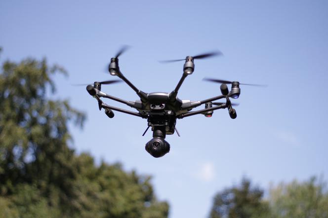 Studenci z Uniwersytetu im. Adama Mieckiewicza będą uczyć się latać dronami!
