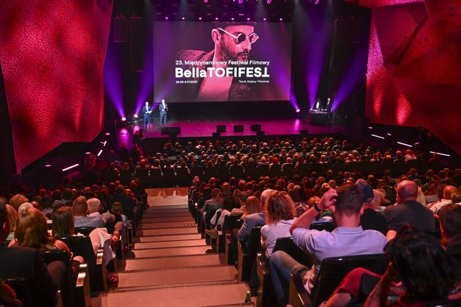 Gala Tofifest 2025 bez stylowych niespodzianek? Olśniewająca Warnke, Szapołowska znów w różowym futerku!