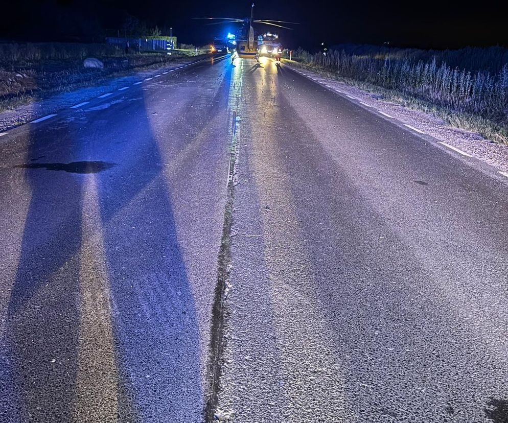 Dramat na drodze: Samochód rozbity, cztery osoby w szpitalu. W akcji śmigłowiec ratunkowy