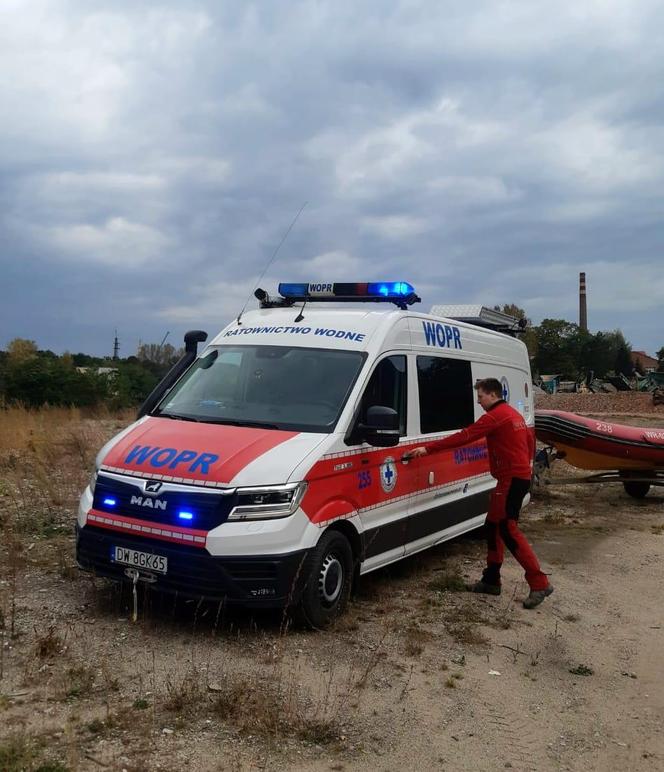 Pijany pływał sobie w Odrze w centrum Wrocławia. Interweniowało WOPR