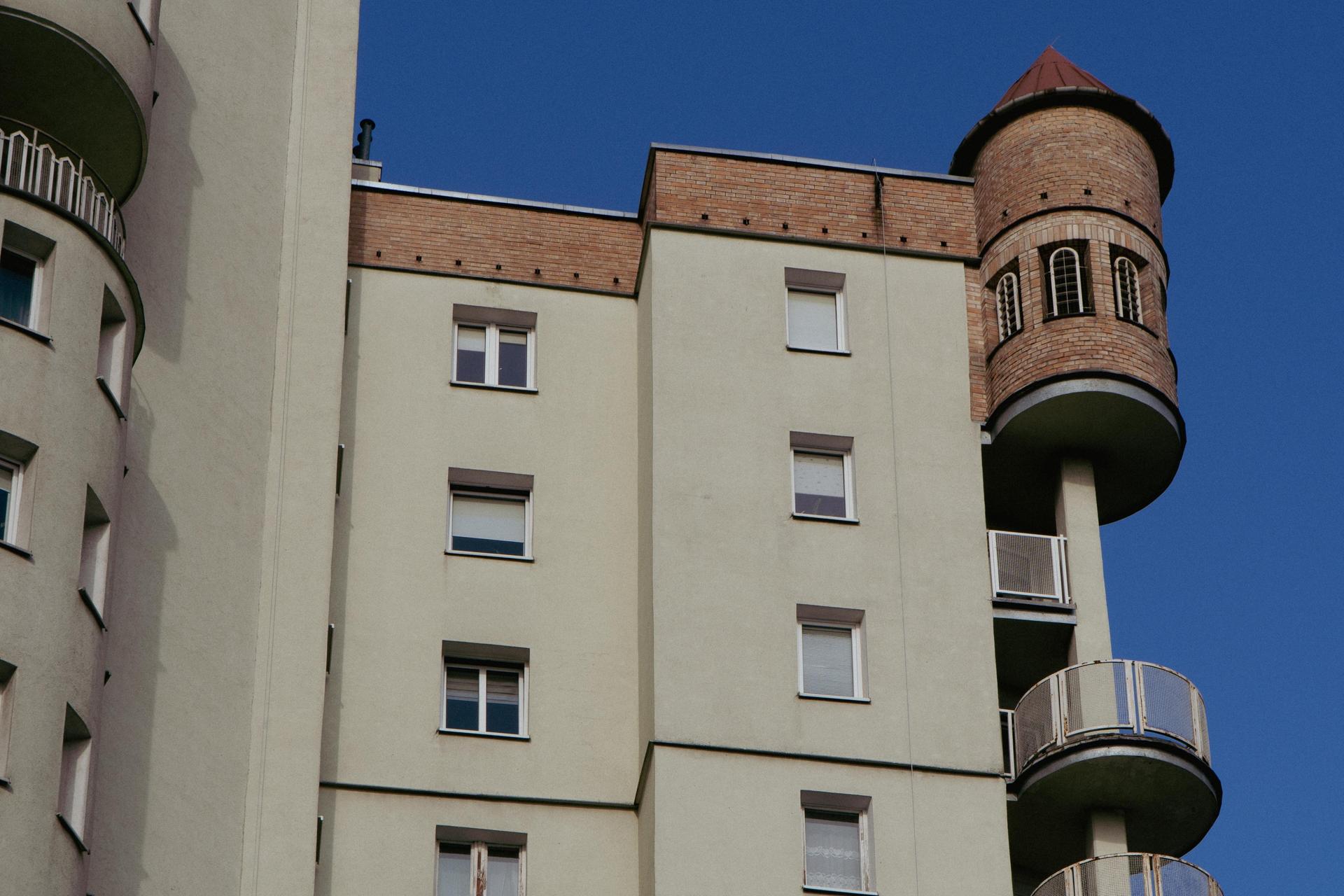 Blok-zamek w Krakowie - zdjęcia. Zobacz Wawel z wielkiej płyty