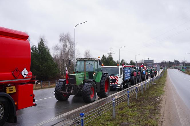 Protest rolników z 20 lutego. Blokada drogi obok Białegostoku