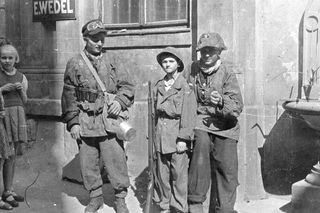 Mali powstańcy - najmłodsi bohaterowie Powstania Warszawskiego 1944 
