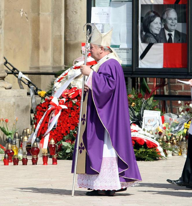 Rocznica pogrzebu Lecha i Marii Kaczyńskich na Wawelu