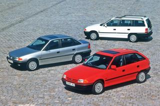 Jedno z ulubionych aut Polaków ma już 30 lat! Opel Astra F rozchodził się, jak świeże bułeczki - historia