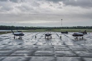 Kluczowa zmiana na Indo-Pacyfiku? Japonia przebazowuje pierwsze F-35 do bazy w  Komatsu