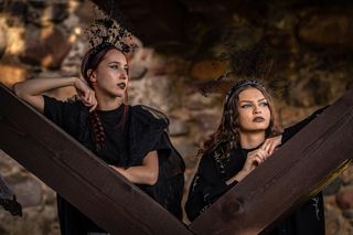 W piątkowy wieczór III Festiwal Teatralny na Zamku w Liwie otworzył poruszający i nietypowy spektakl „Ofelie”