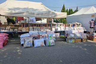 Co ludzie kupują na targowiskach miejskich.