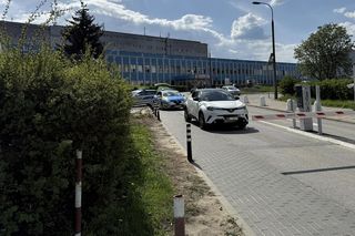Kolizja na szpitalnym parkingu w Warszawie. Alkomat oszalał! Kierująca miała prawie 4 promile 