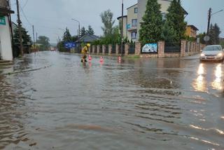 Pogodowy armagedon w Śląskiem. Dramatyczne skutki burz: Zalane drogi i podtopienia. Setki interwencji [ZDJĘCIA, WIDEO]