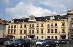 To jeden z najpiękniejszych budynków w Krakowie. Mieszkali w nim Henryk Sienkiewicz i Józef Piłsudski