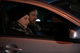 Na Wspólnej odc. 2900 opis, streszczenie: Smolny i Igor rozpoczynają obserwację drugiej podejrzanej o morderstwo Wszoły