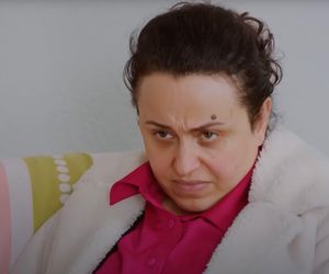Na szczęście w porę wpadną Kuzey, Feraye i Bulent.