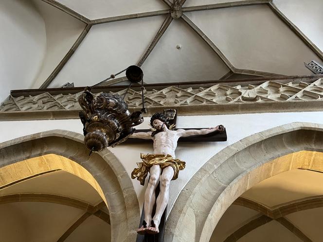 Zamek Pardubice - zdjęcia cennego zabytku Wschodnich Czech. Wnętrza, muzeum, zamek nocą