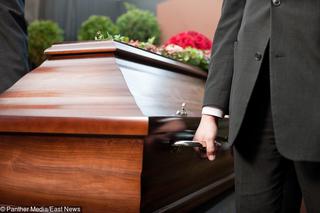 Pomylili trumny na pogrzebie najstarszego Polaka? Policja sprawdzi jak do tego doszło