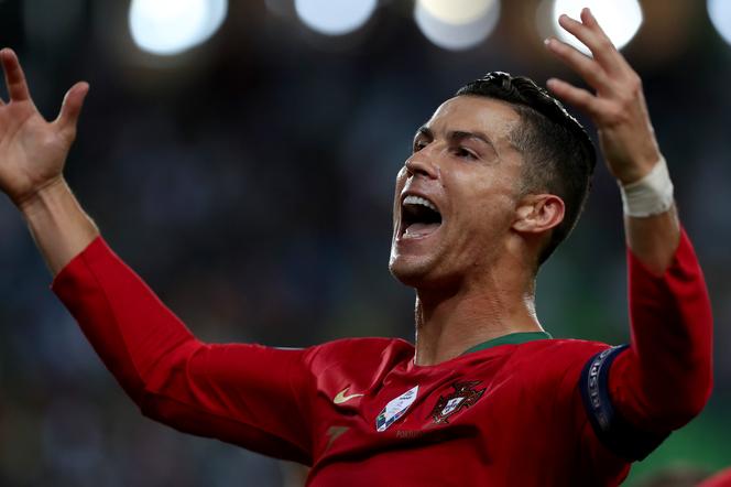 Cristiano Ronaldo zagrał w reprezentacji Portugalii 171 meczów, strzelił 102 gole.