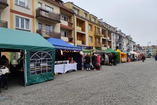 Jarmark Świąteczny w Biskupcu. Na scenie wystąpił zespół Arka Noego [ZDJĘCIA]