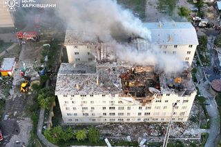 Rosja atakuje domy cywilne w Ukrainie. W tle rozmowy o zakończeniu wojny