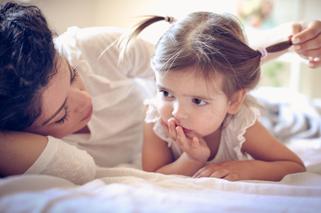 Pieszczotliwe zwroty do dziecka: czy ciągłe zdrabnianie może być szkodliwe dla dziecka?