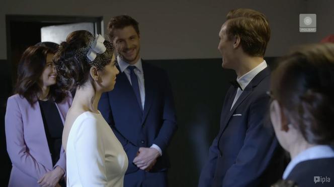 M jak miłość. Aneta (Ilona Janyst), Olek (Maurycy Popiel), Iza (Adriana Kalska), Marcin (Mikołaj Roznerski)