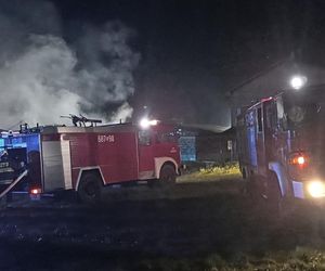 Ogromna tragedia w Irządzach. Bydło spłonęło żywcem, łunę ognia widać było z daleka