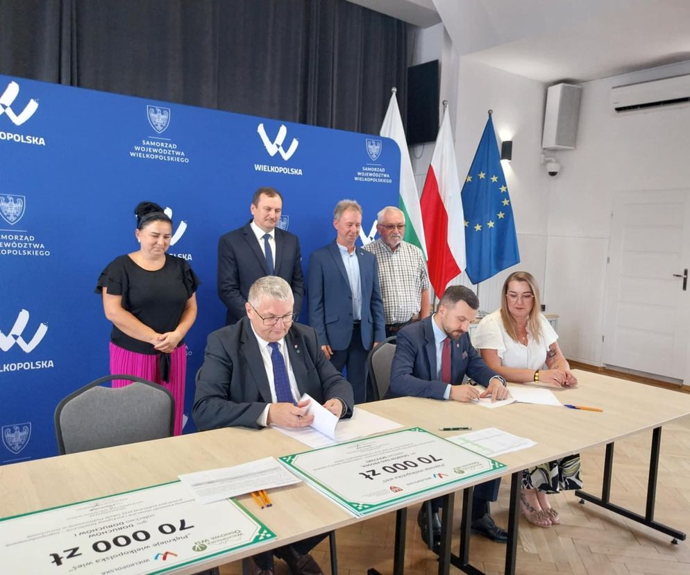 Umowy podpisane! 560 tysięcy złotych dla wsi w powiecie ostrzeszowskim