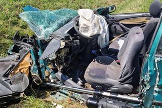 Tragiczny wypadek w Kosutach. Auto uderzyło w betonowy przepust