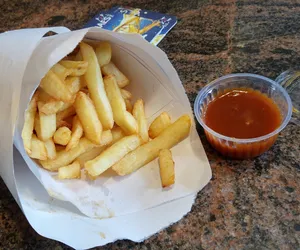 Frytki belgijskie są coraz droższe. Klienci zaskoczeni ceną 