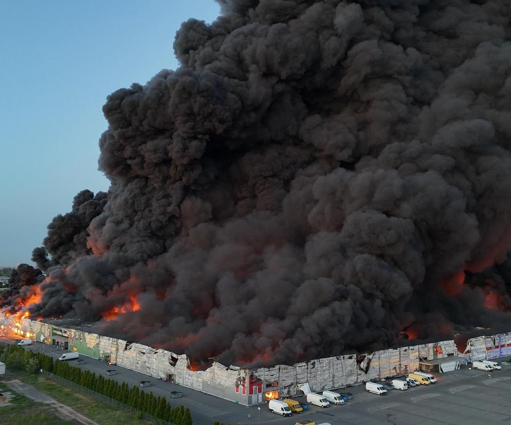 Pożar na Marywilskiej w Warszawie. Dym może być groźny! Jak się ochronić? 