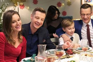 M jak miłość świąteczny odcinek specjalny Wigilia. Franka (Dominika Kachlik), Paweł (Rafał Mroczek), Piotrek (Marcin Mroczek), Basia (Gabriela Raczyńska), Misiek (Olek Bożyk)	