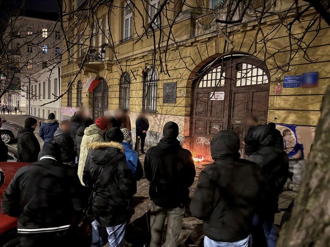 Policjant zginął w epicentrum nielegalnego biznesu. Kiedy palili mu znicze, obok handel trwał w najlepsze