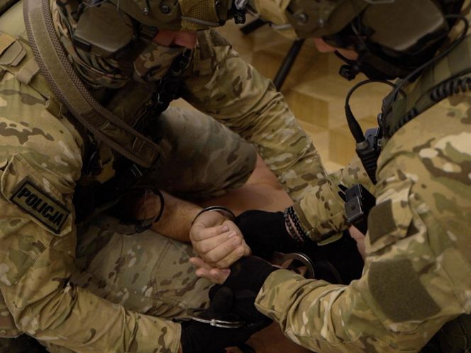 Okradali luksusowe wille pod Warszawą. Zatrzymali czterech mężćzyzn