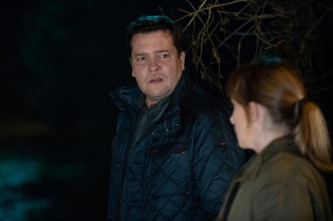 Na Wspólnej odc. 2831. Michał (Robert Kudelski), policjantka Iga (Lidia Sadowa)