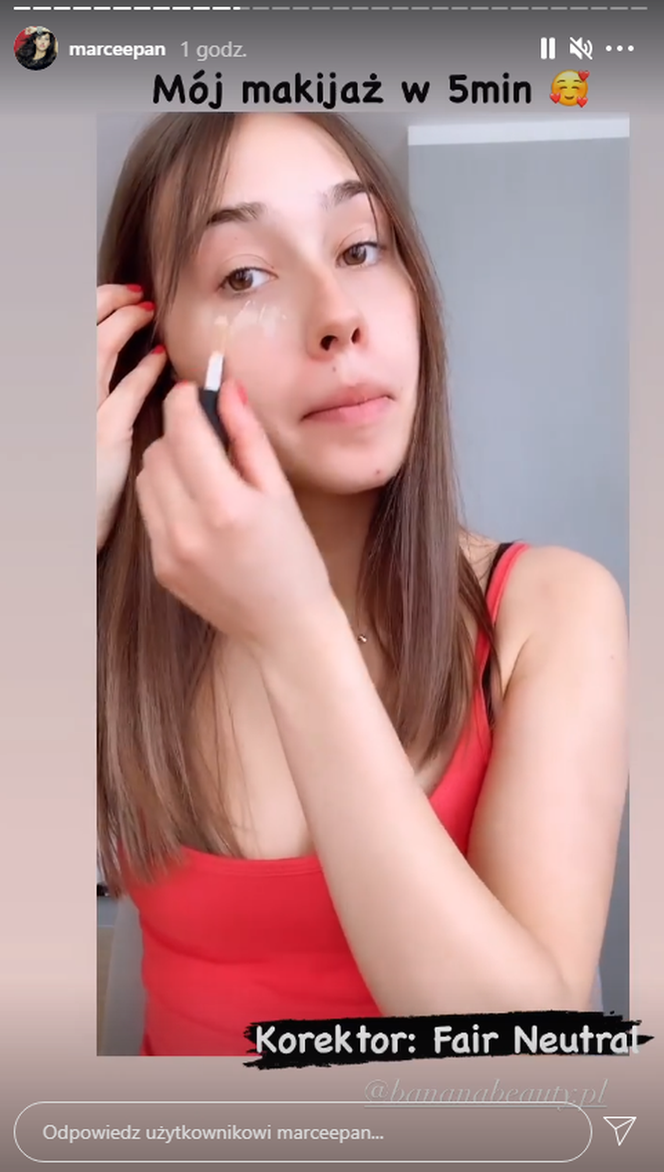 Marcelina Ziętek robi makijaż